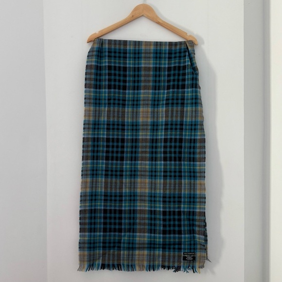 Vintage Holt Renfrew blue plaid extra fine wool shawl wrap scarf with fringe - Picture 1 of 3